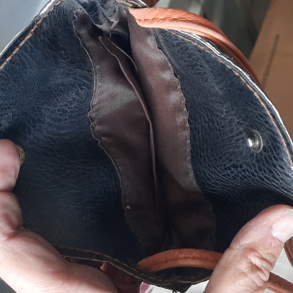 Heroing Crossbody Leather Purse - Picture 5 of 5